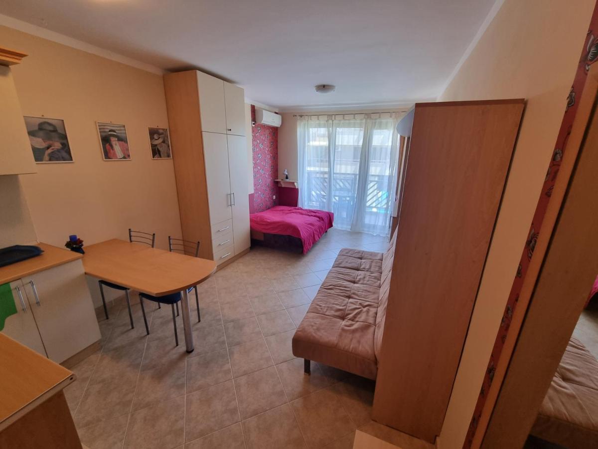 Apartments Primorsko Exterior photo